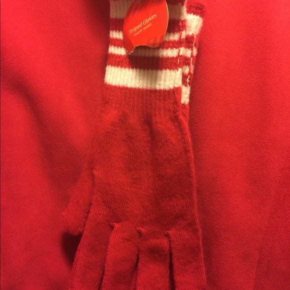 Red vest warm and fuzzy - Picture 4 of 5